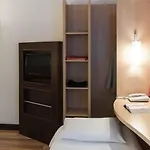 Hotel Ibis Centre Chateau