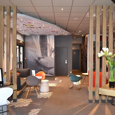 Ibis Centre Chateau Готель 3*