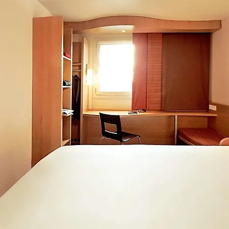 Готель Ibis Centre Chateau