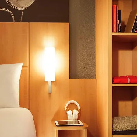 Ibis Centre Chateau Готель Анже