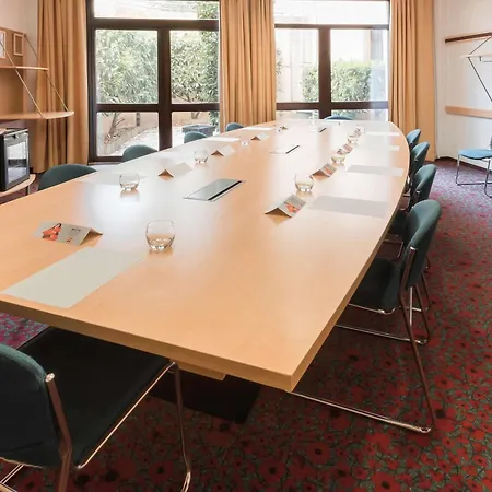 Ibis Centre Chateau 3*