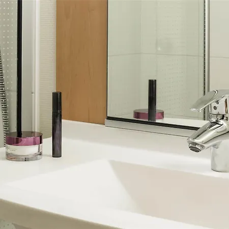 Ibis Centre Chateau 3* אנז'ה