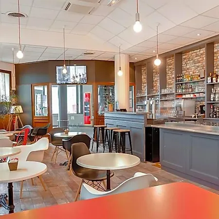 Ibis Centre Chateau Hotel 3*