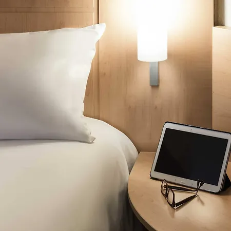 Hotel Ibis Centre Chateau 3*