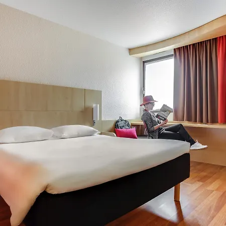 Hotel Ibis Centre Chateau 3*
