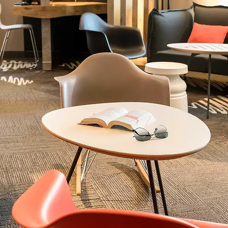 Ibis Centre Chateau Готель 3*