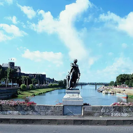 Ibis Centre Chateau Готель Анже