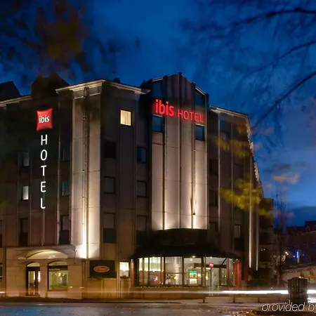 Ibis Centre Chateau Готель 3*