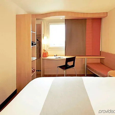 Ibis Centre Chateau 3*