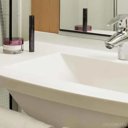 Ibis Centre Chateau Готель 3*