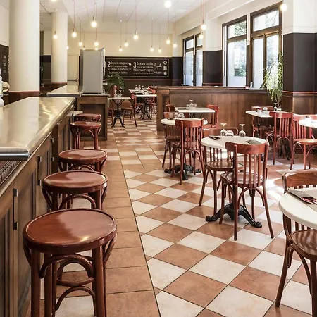 Ibis Centre Chateau Анже