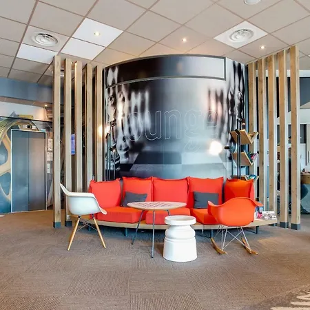 Ibis Centre Chateau Готель