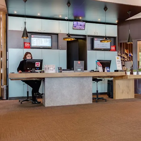 Ibis Centre Chateau Готель