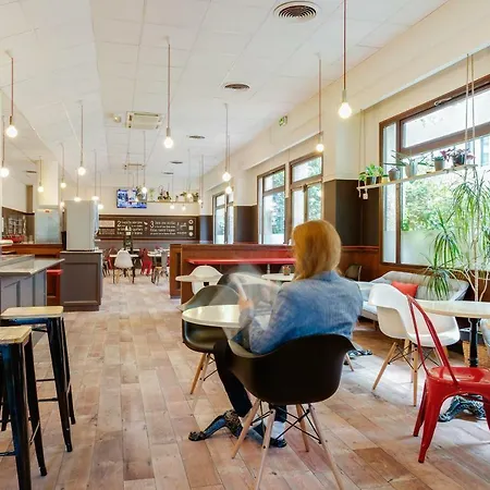 Ibis Centre Chateau Hotell 3*