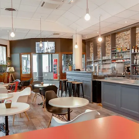 Готель Ibis Centre Chateau