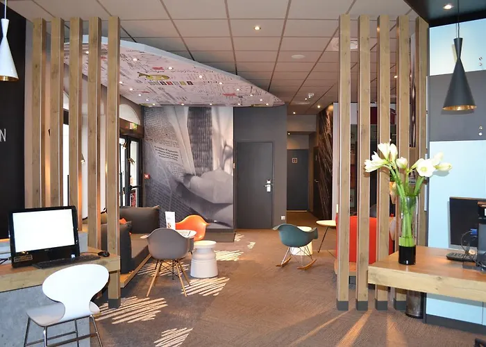 Ibis Centre Chateau Otel 3*