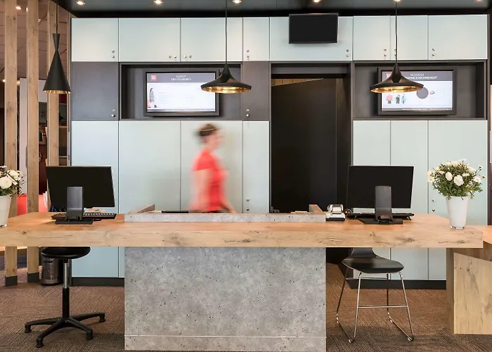 昂热中心酒庄宜必思酒店