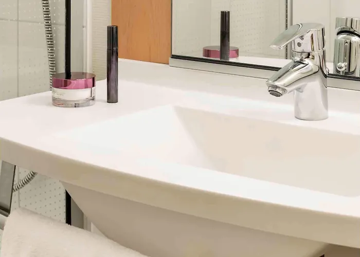 Ibis Centre Chateau 3*