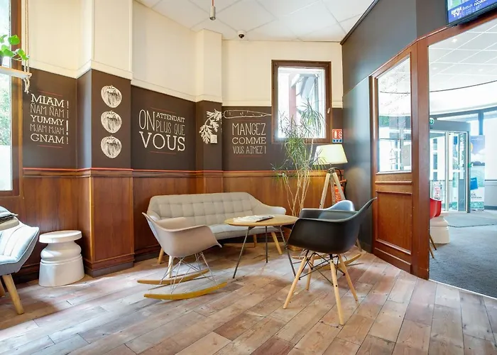 昂热中心酒庄宜必思酒店 3*