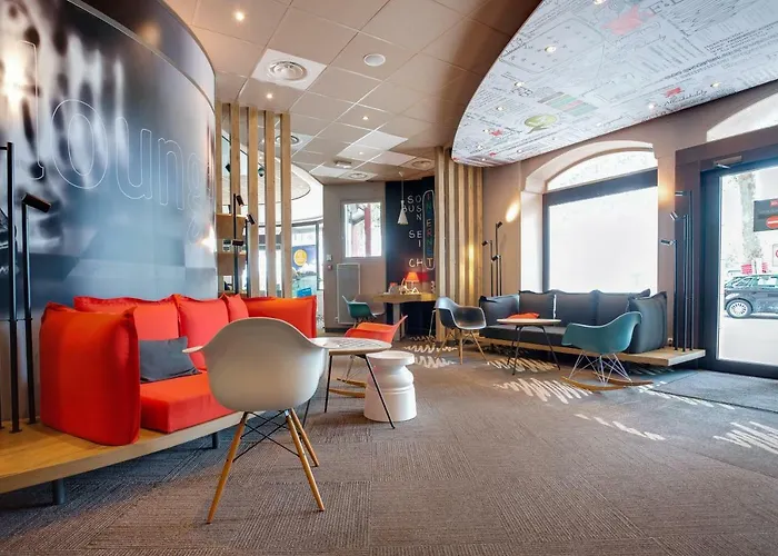 昂热中心酒庄宜必思酒店